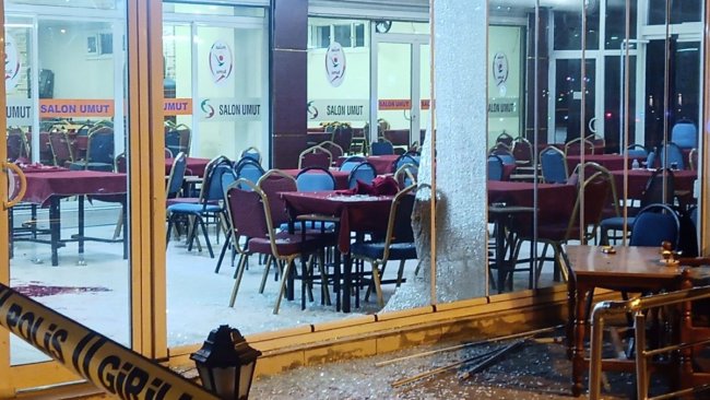 Diyarbakır'da kahvehaneye silahlı saldırı: 1'i ağır 3 yaralı