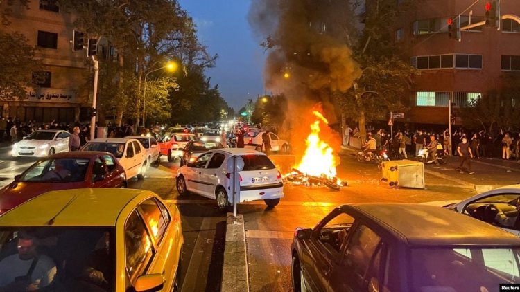 İran ve Rojhılat'taki protestolar dördüncü haftasına girdi