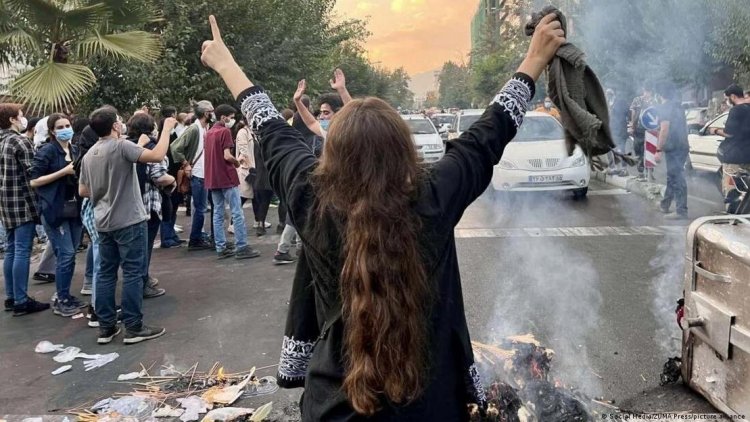 İran'daki protestolarda en az 522 ölü