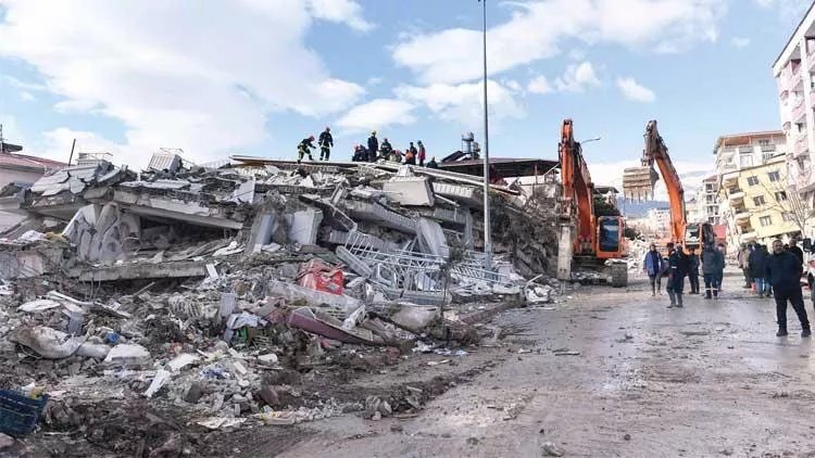 Vali açıkladı: Depremin vurduğu Nurdağı ilçesi tamamen yıkılacak