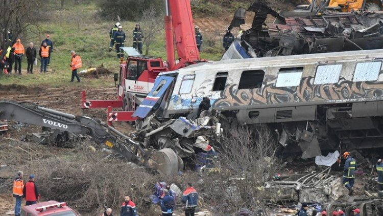 Yunanistan'da tren kazası: Ulaştırma Bakanı istifa etti