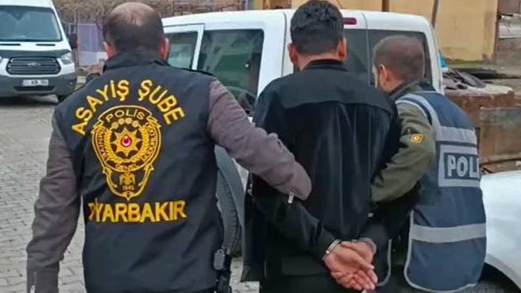 Diyarbakır'da hasarlı evlerden hırsızlık yapan 12 kişi tutuklandı