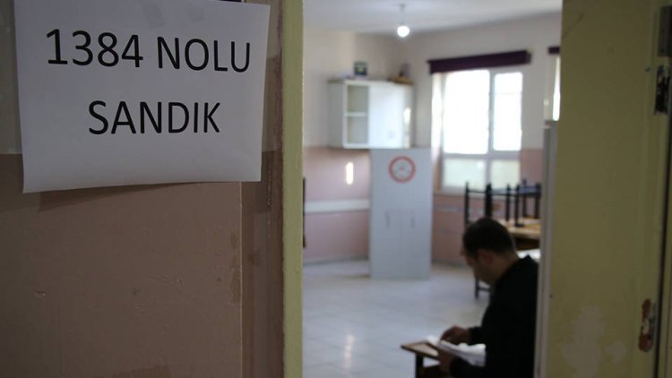 Türkiye'de oy verme işlemi başladı