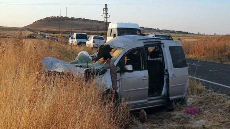 Diyarbakır'da kaza: 1 ölü, çok sayıda yaralı