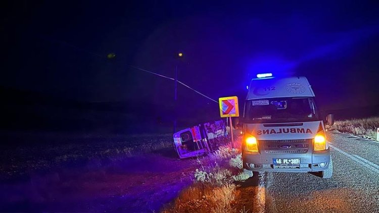 Maraş’ta hasta taşıyan ambulans devrildi: 5 kişi yaralandı