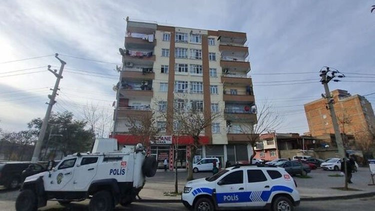 Diyarbakır'da 2 çocuk annesi evinde öldürülmüş olarak bulundu